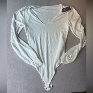 NWT Abercrombie White Cozy Puff-Sleeve Bodysuit - Size L